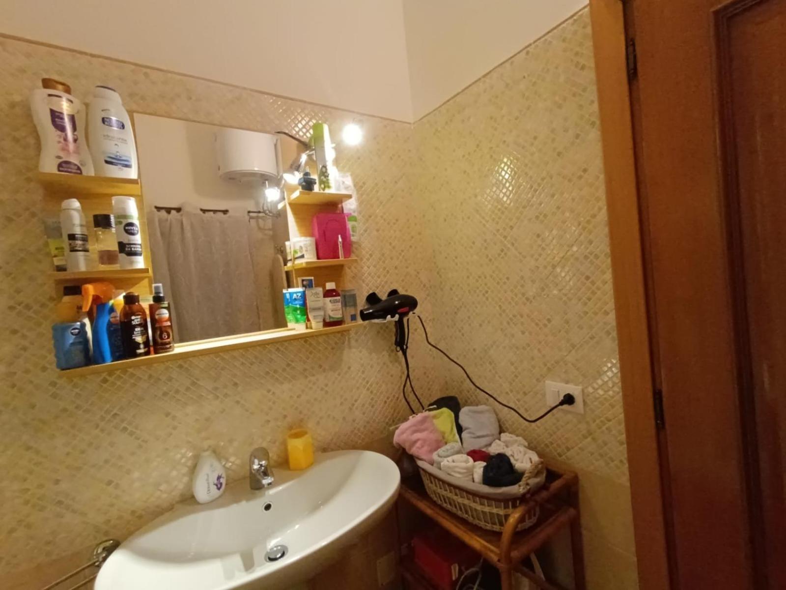 Castello Camera Privata, Nell'Appartamento Condiviso Cagliari Exterior foto